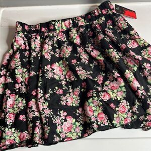 Sho Sho skirt NWT